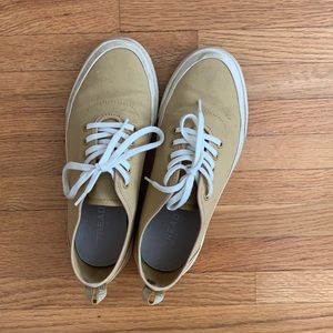 •Everlane• forever sneaker